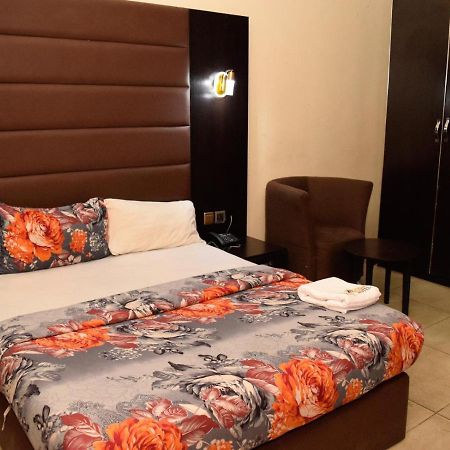 Bana Hotel & Suites Лаґос Екстер'єр фото