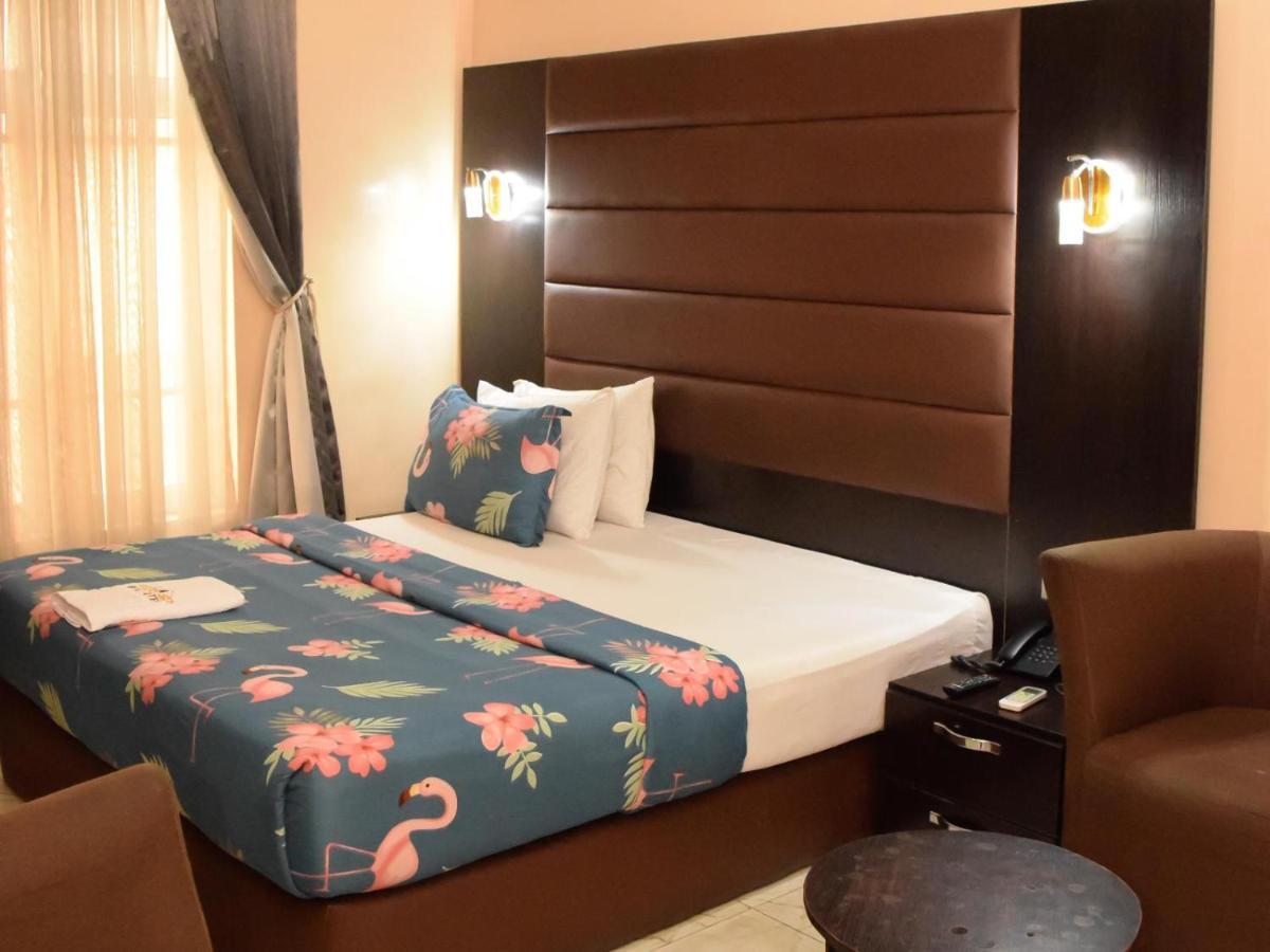 Bana Hotel & Suites Лаґос Екстер'єр фото