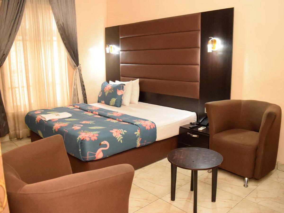 Bana Hotel & Suites Лаґос Екстер'єр фото