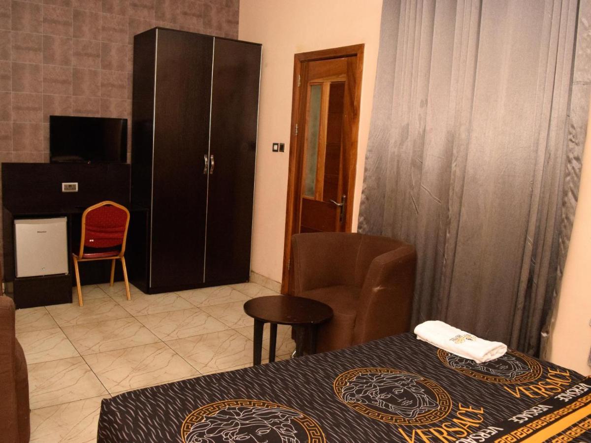 Bana Hotel & Suites Лаґос Екстер'єр фото