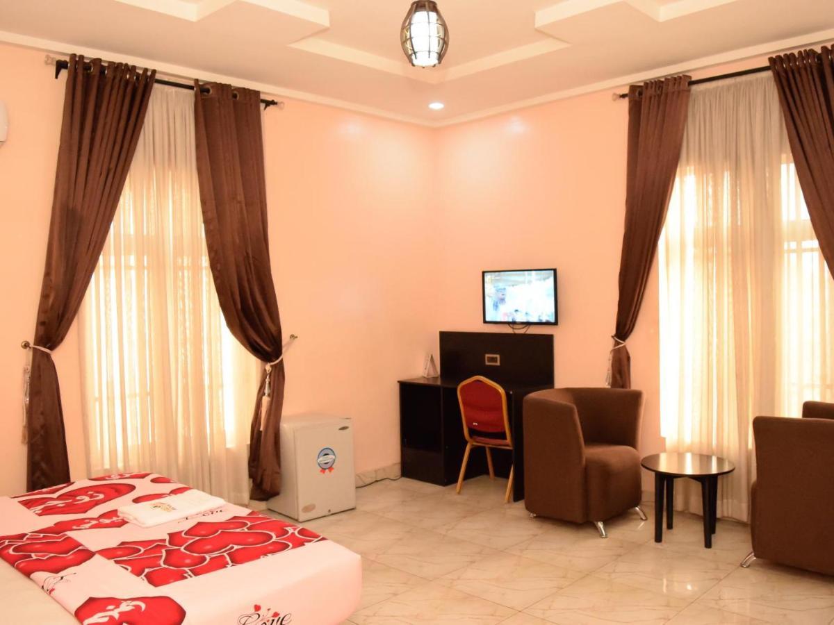Bana Hotel & Suites Лаґос Екстер'єр фото