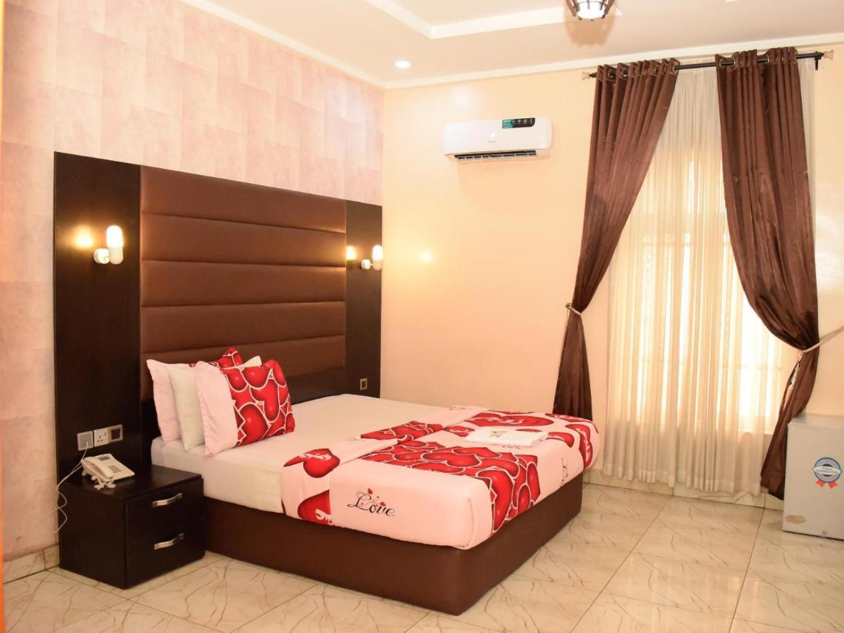 Bana Hotel & Suites Лаґос Екстер'єр фото
