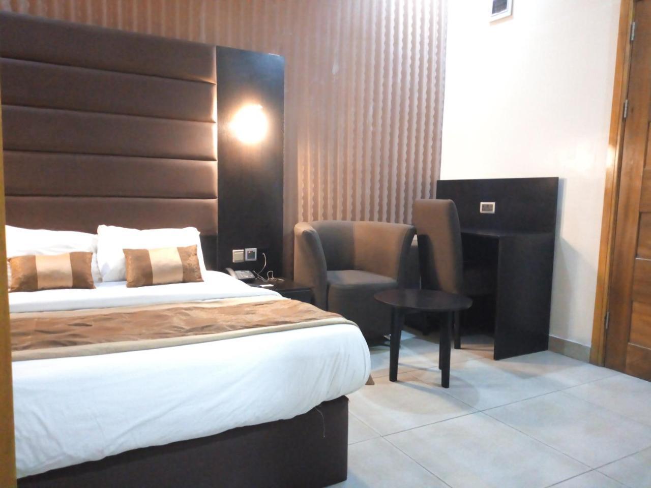 Bana Hotel & Suites Лаґос Екстер'єр фото