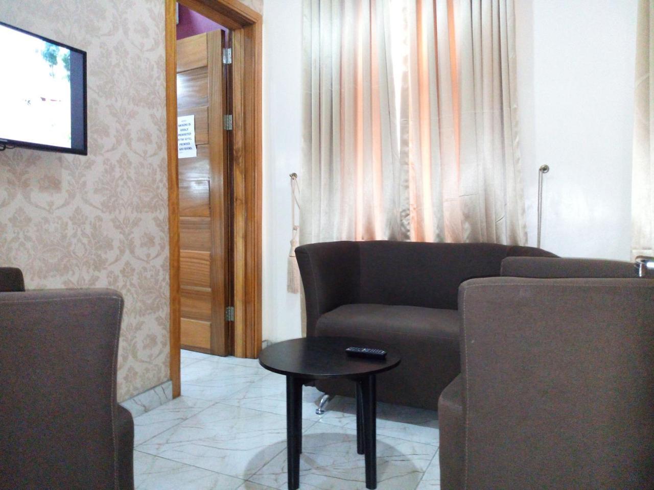 Bana Hotel & Suites Лаґос Екстер'єр фото