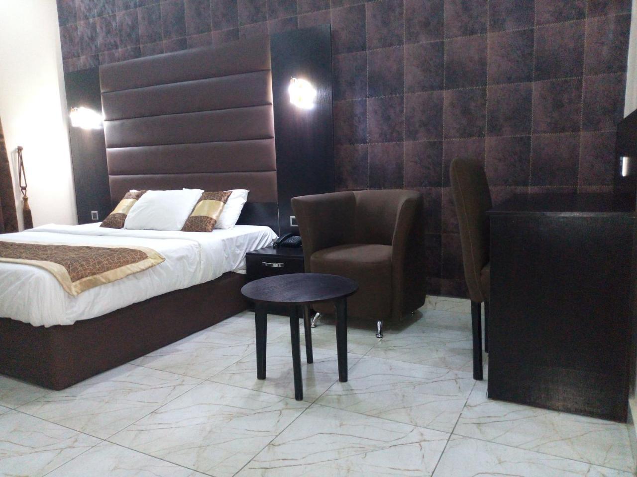 Bana Hotel & Suites Лаґос Екстер'єр фото