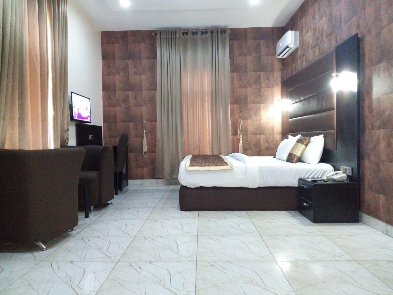 Bana Hotel & Suites Лаґос Екстер'єр фото